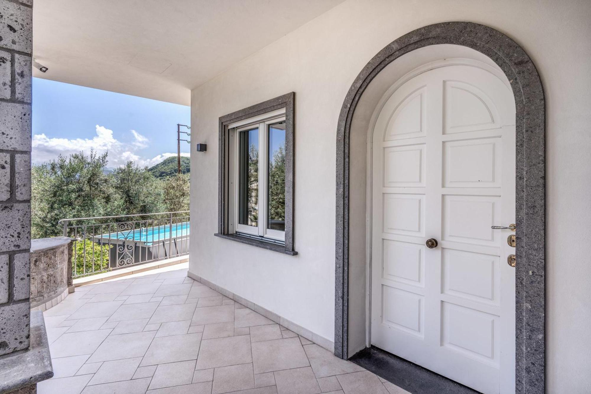 Villa Milena Modern Elegance Views And Guest Services Sorrento Luaran gambar