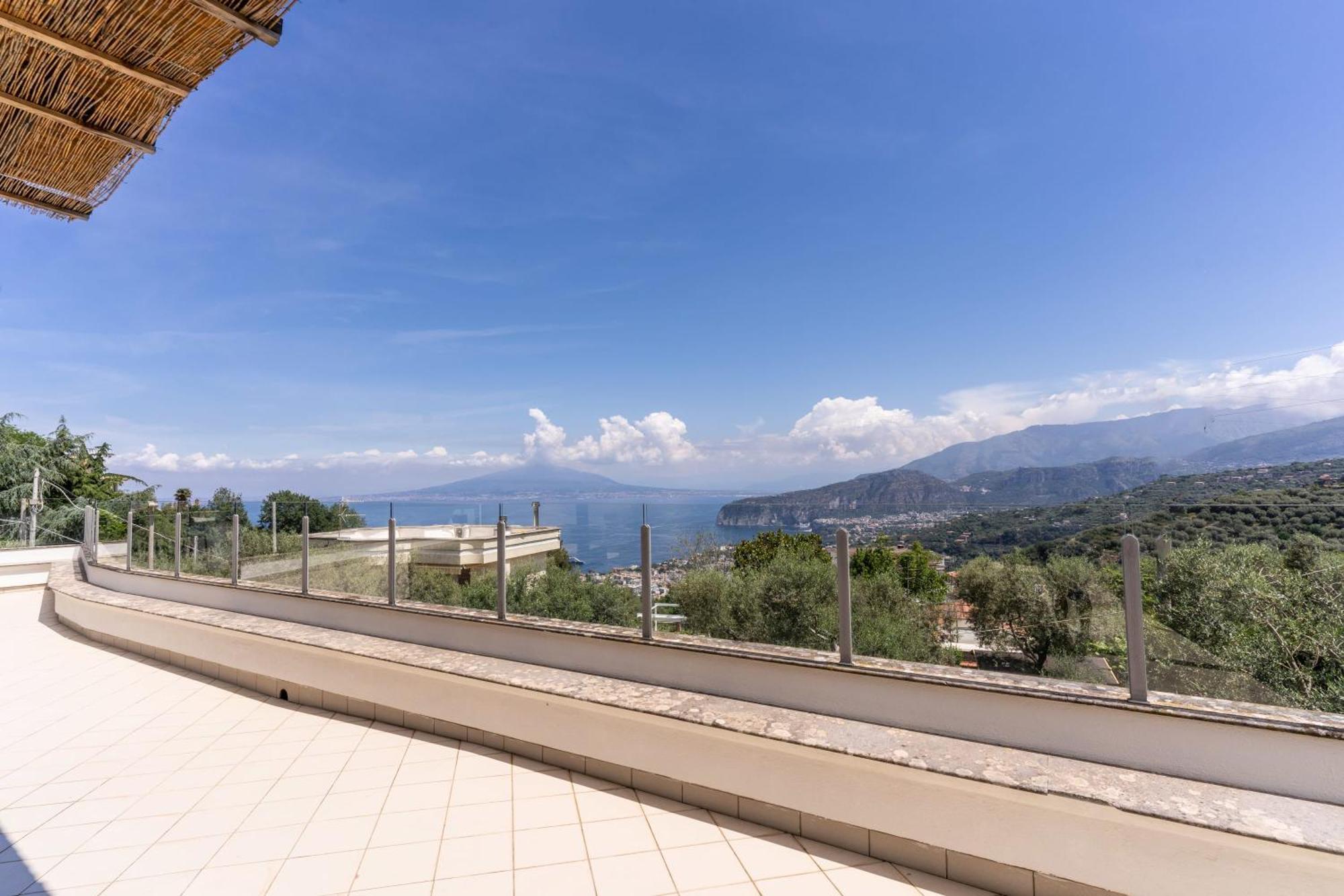 Villa Milena Modern Elegance Views And Guest Services Sorrento Luaran gambar