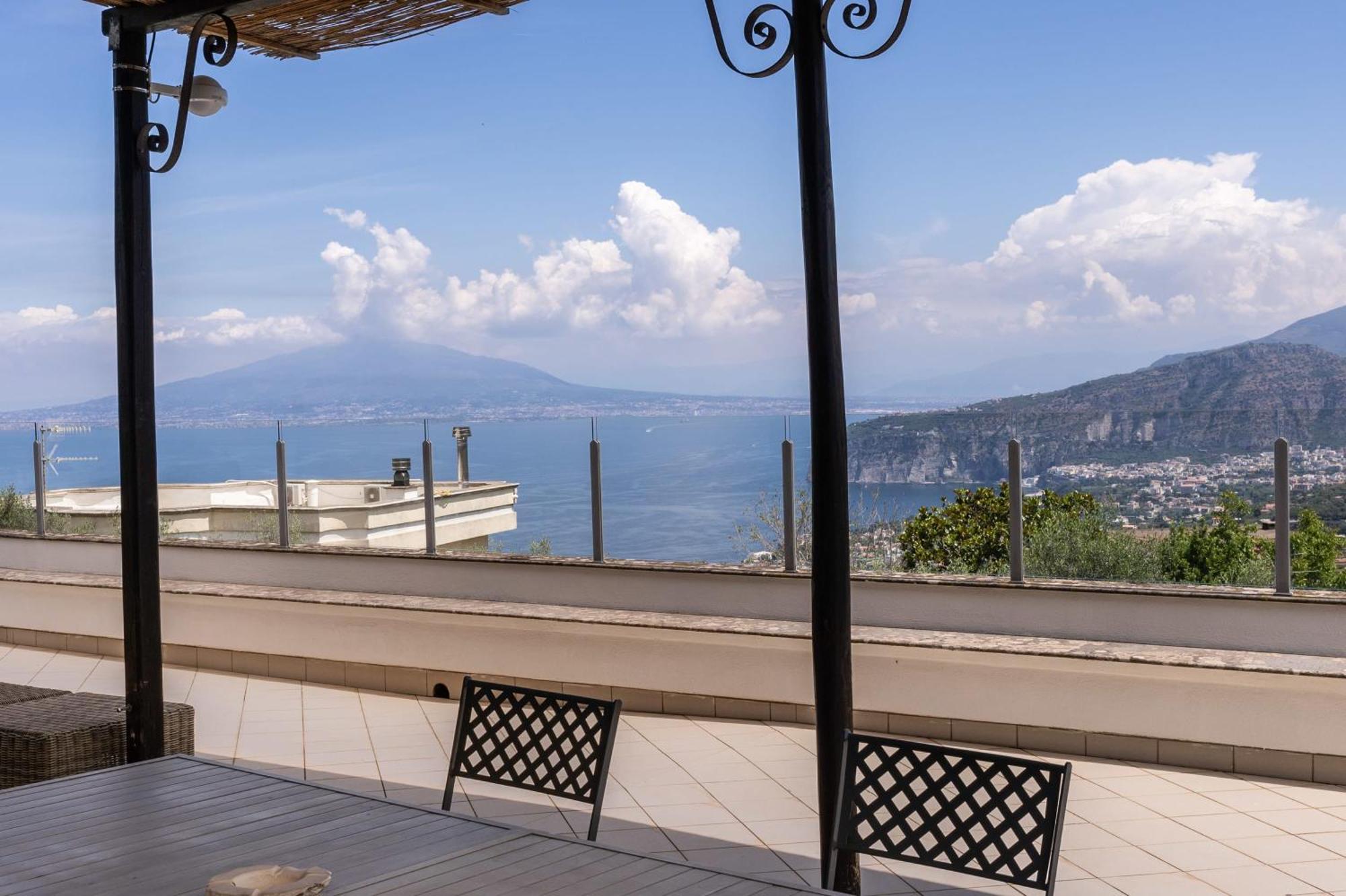Villa Milena Modern Elegance Views And Guest Services Sorrento Luaran gambar